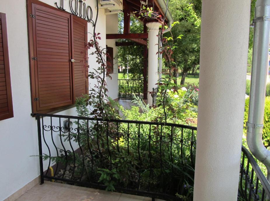 Villa Patio Екстериор снимка